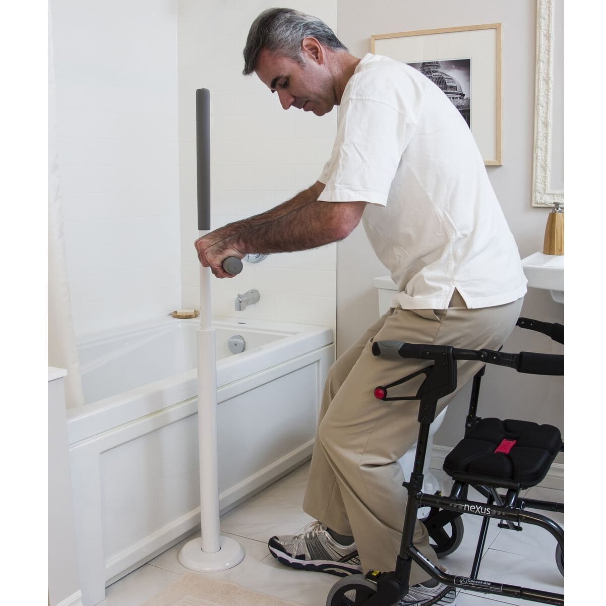 Barre d'appui pivotante