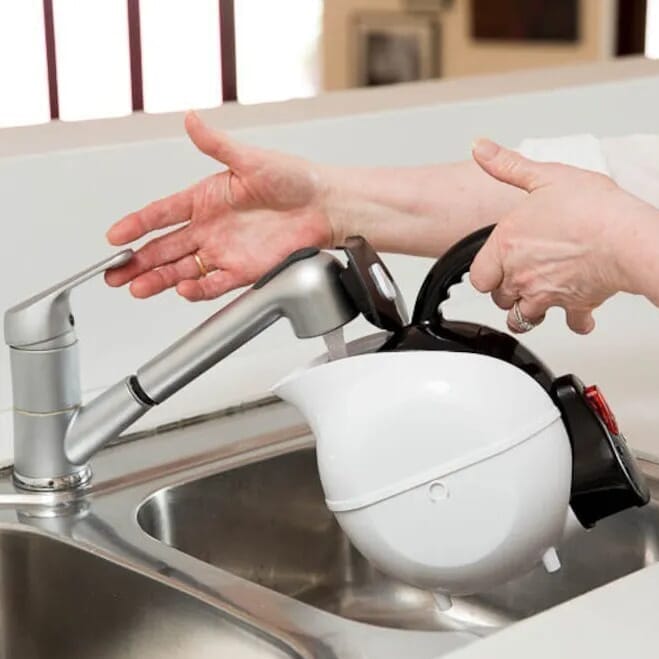 Bouilloire ergonomique à bascule Uccello