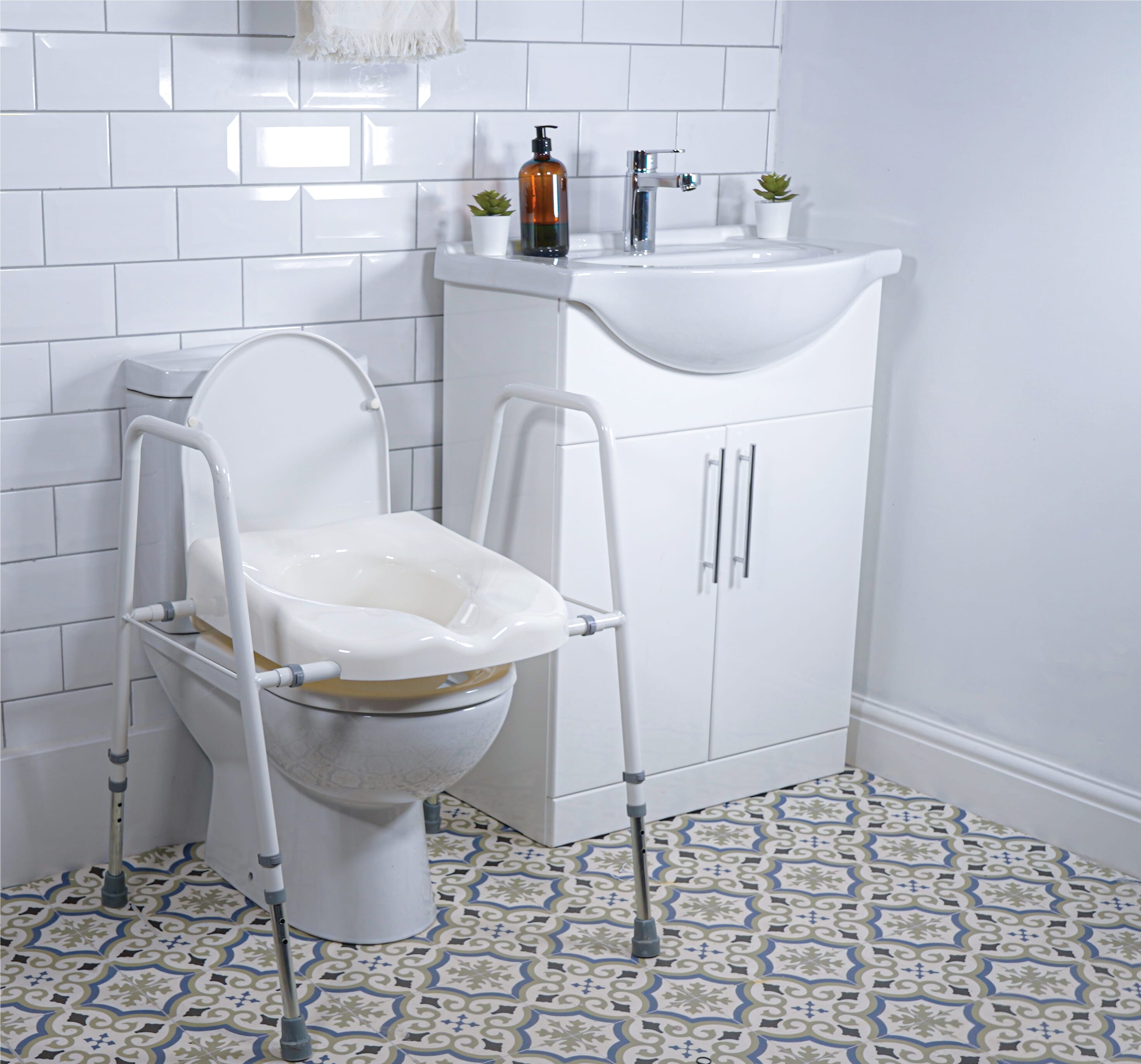 Cadre et rehausseur de toilettes Solo réglable en largeur