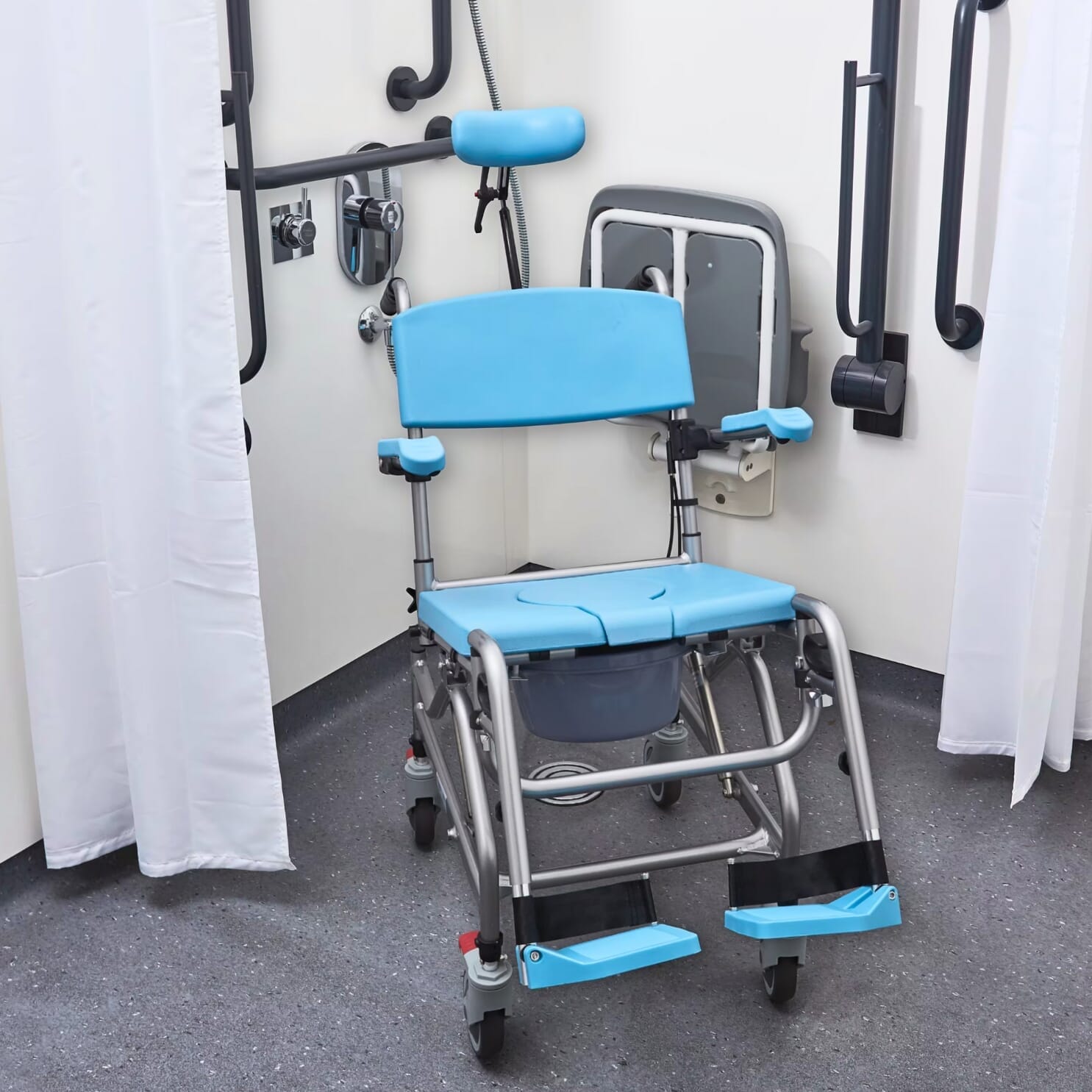 Chaise percée de douche inclinable Alerta Aqua