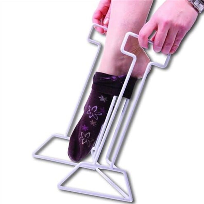 Enfile-chaussettes de contention