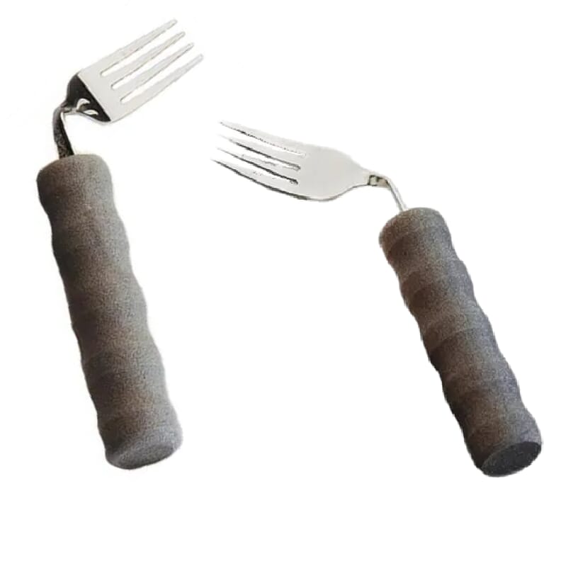 Fourchette coudée légère avec manche en mousse