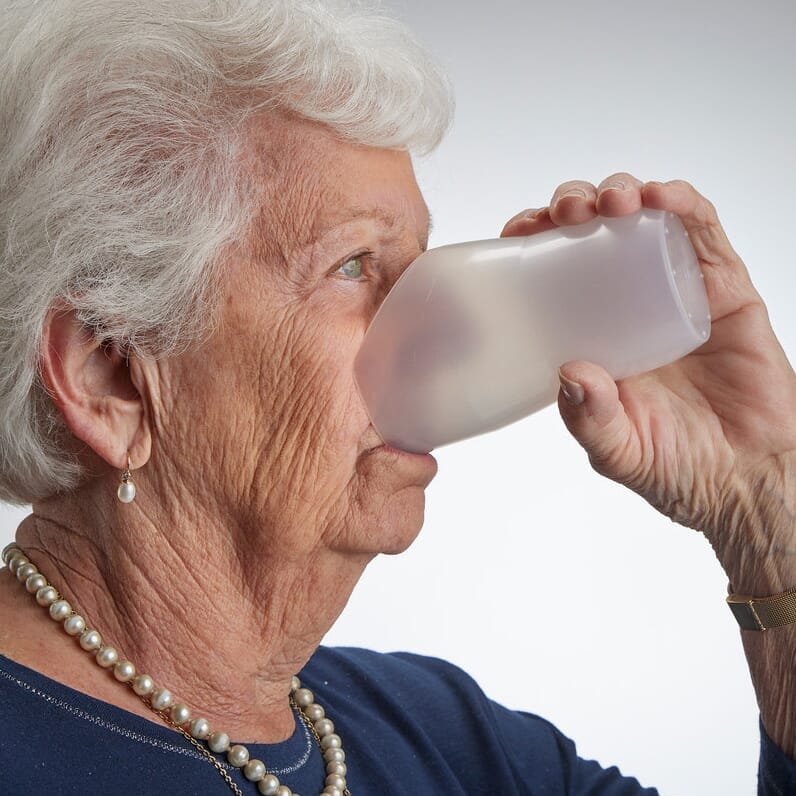 Gobelet ergonomique avec découpe nasale