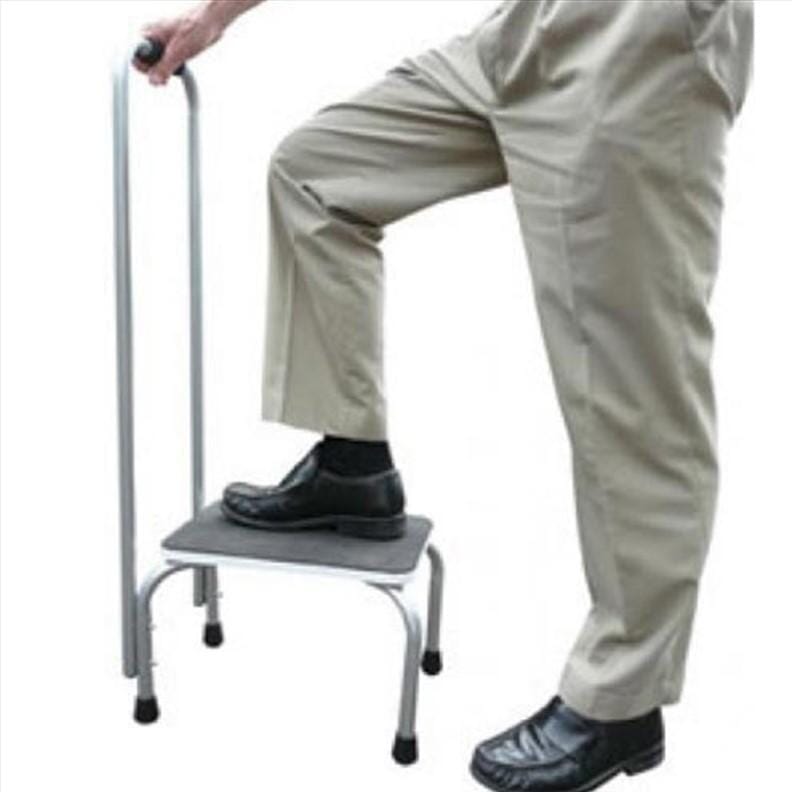 Marche pied avec barre d'appui