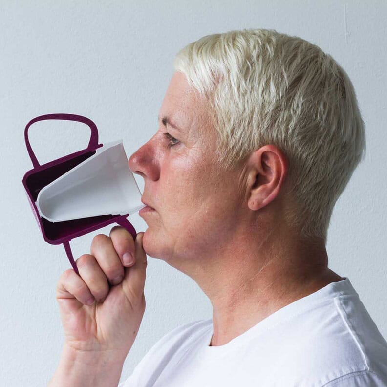 Mug à deux poignées Ornamin avec intérieur conique