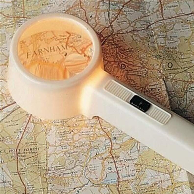 Petite loupe éclairante