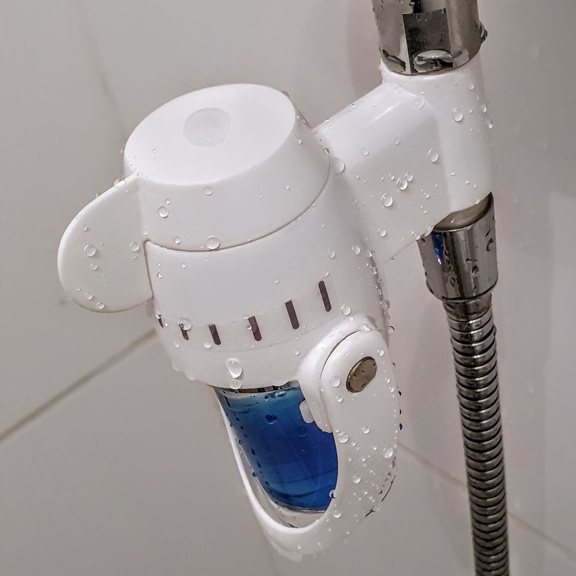 Pommeau de douche avec distributeur de savon intégré - ShowerSpaah