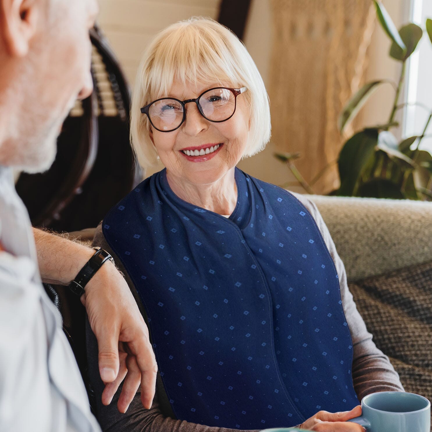 Protège-vêtements écharpe discret