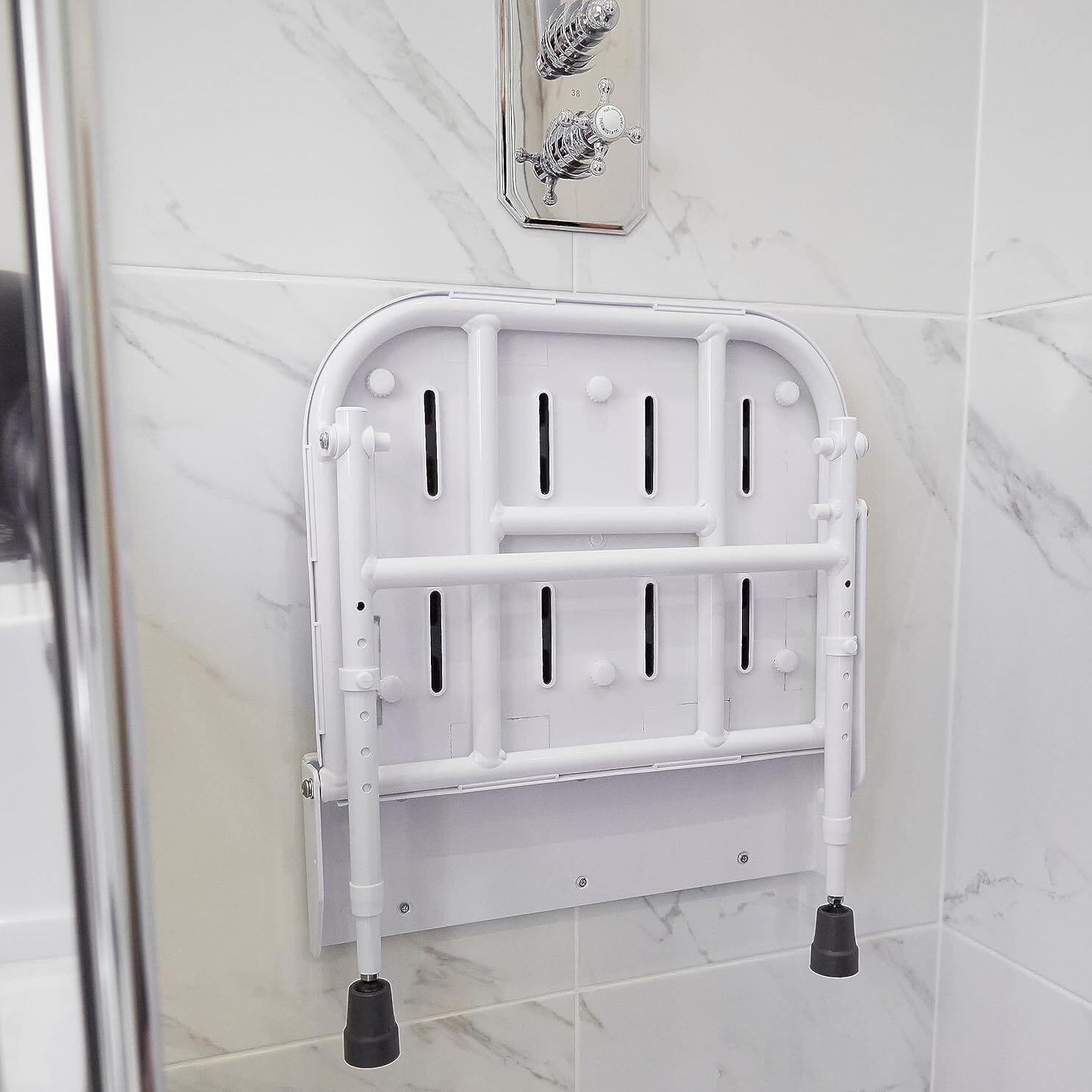 Siège de douche rabattable rembourré avec pieds