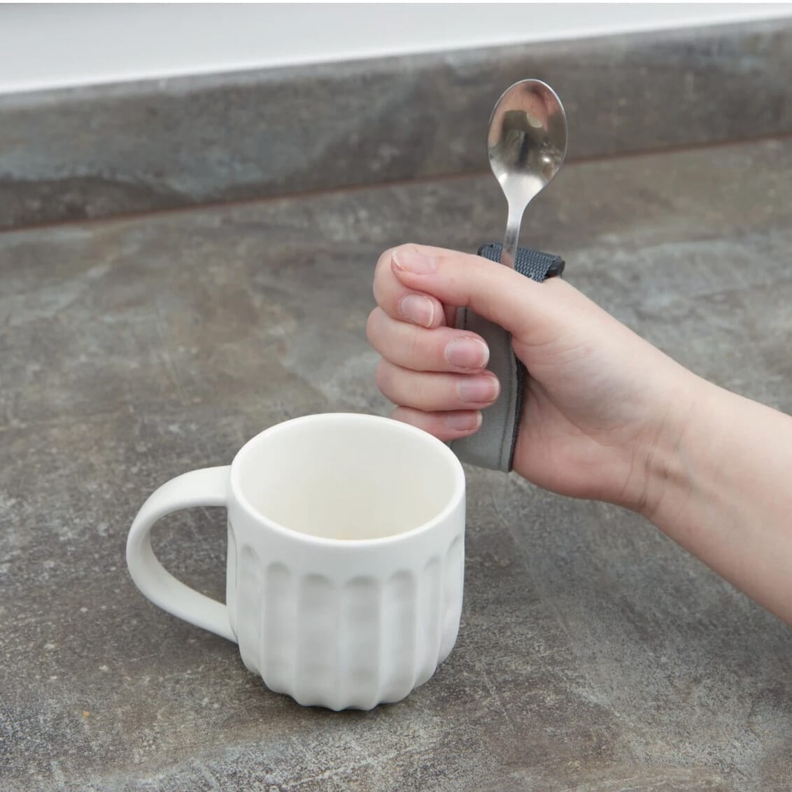 Support porte-couvert ajustable