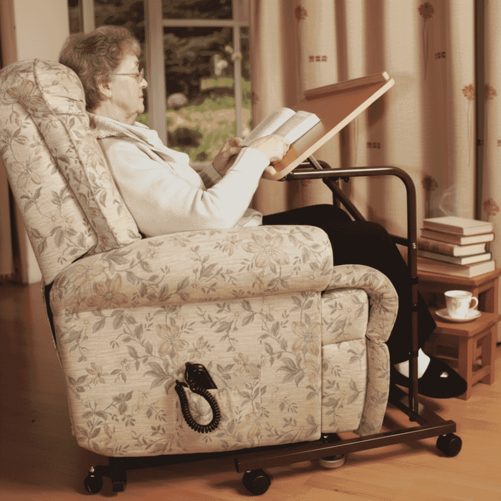 Table inclinable pour fauteuil