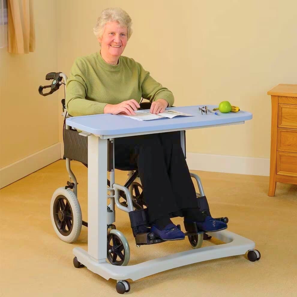 Table robuste pour fauteuil roulant