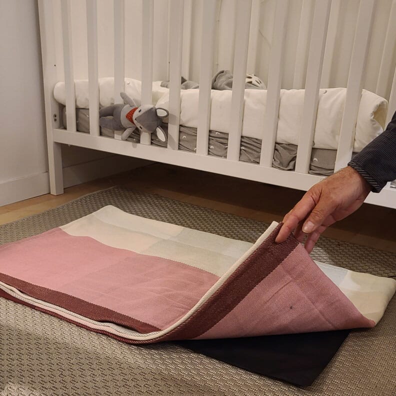 Tapis alarme de descente de lit